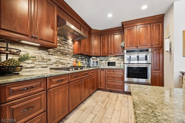 213 Hudson Ave, Hopatcong Boro, NJ 07843