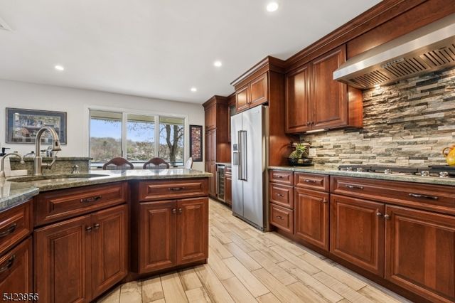 213 Hudson Ave, Hopatcong Boro, NJ 07843