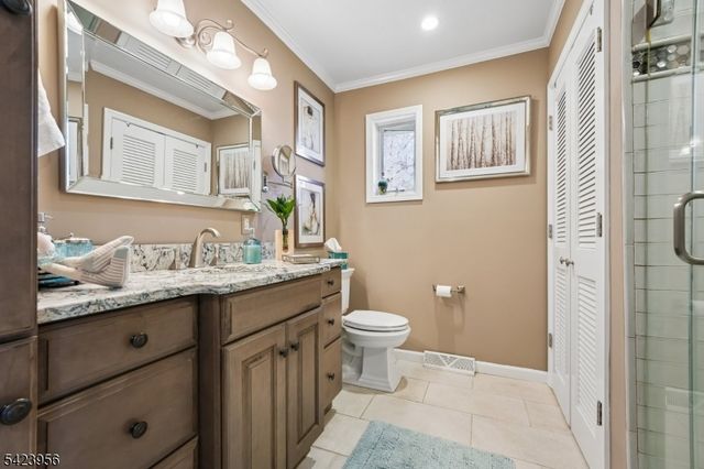 213 Hudson Ave, Hopatcong Boro, NJ 07843