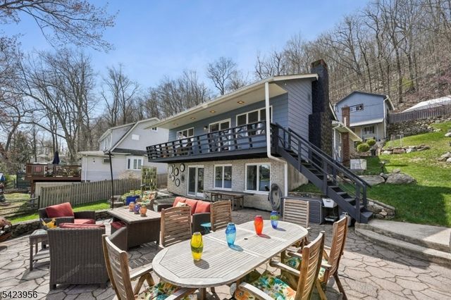 213 Hudson Ave, Hopatcong Boro, NJ 07843