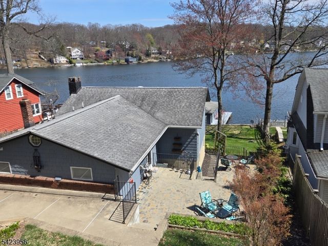 213 Hudson Ave, Hopatcong Boro, NJ 07843