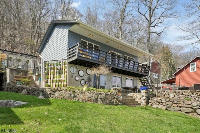 213 Hudson Ave, Hopatcong Boro, NJ 07843