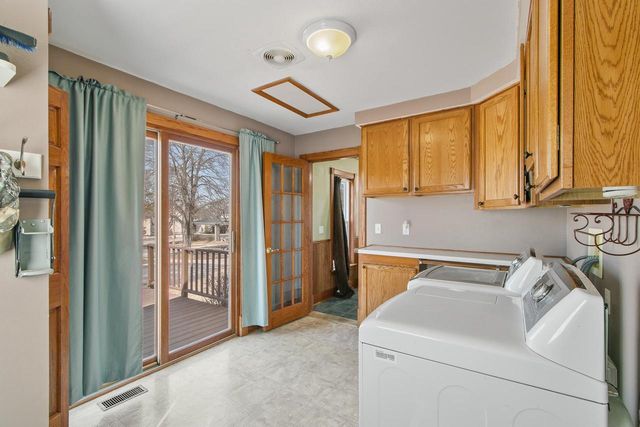 7 E Rollin Street, Edgerton, WI 53534