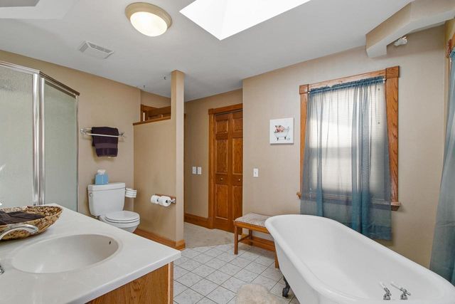 7 E Rollin Street, Edgerton, WI 53534