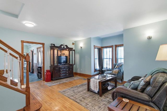 7 E Rollin Street, Edgerton, WI 53534