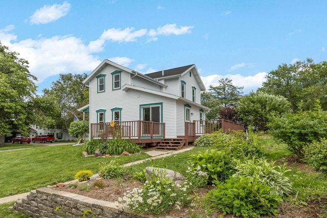 7 E Rollin Street, Edgerton, WI 53534