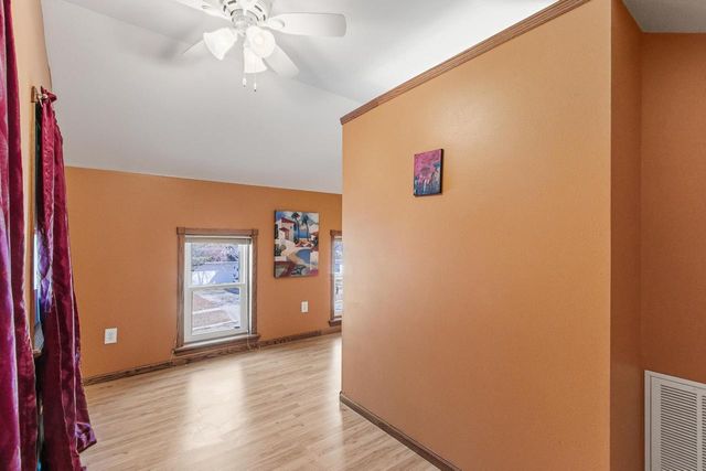 7 E Rollin Street, Edgerton, WI 53534