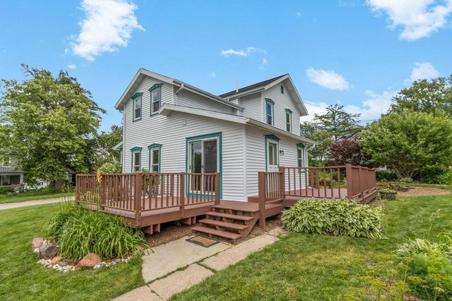 7 E Rollin Street, Edgerton, WI 53534
