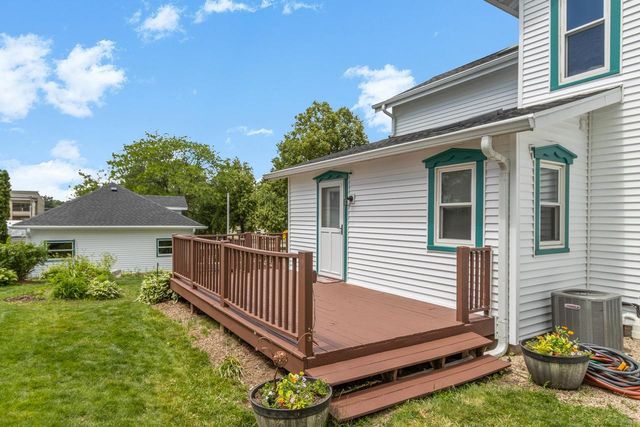 7 E Rollin Street, Edgerton, WI 53534
