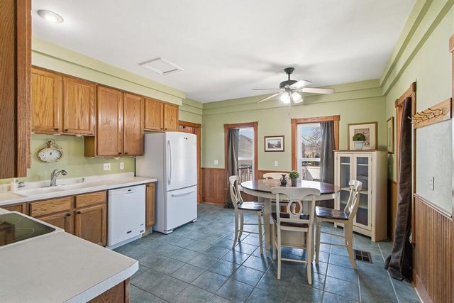 7 E Rollin Street, Edgerton, WI 53534