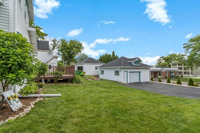7 E Rollin Street, Edgerton, WI 53534