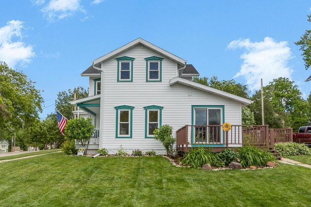 7 E Rollin Street, Edgerton, WI 53534