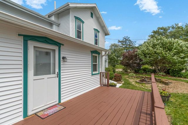7 E Rollin Street, Edgerton, WI 53534