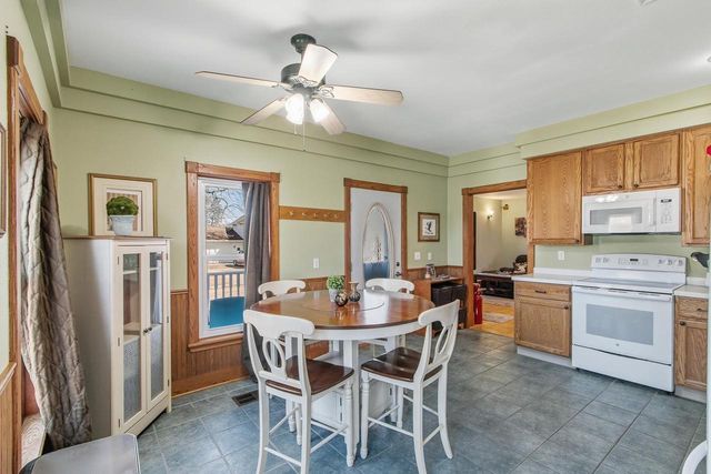 7 E Rollin Street, Edgerton, WI 53534