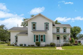 7 E Rollin Street, Edgerton, WI 53534