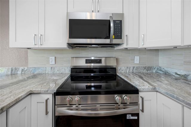 10379 PARADISE BOULEVARD 35, Treasure Island, FL 33706