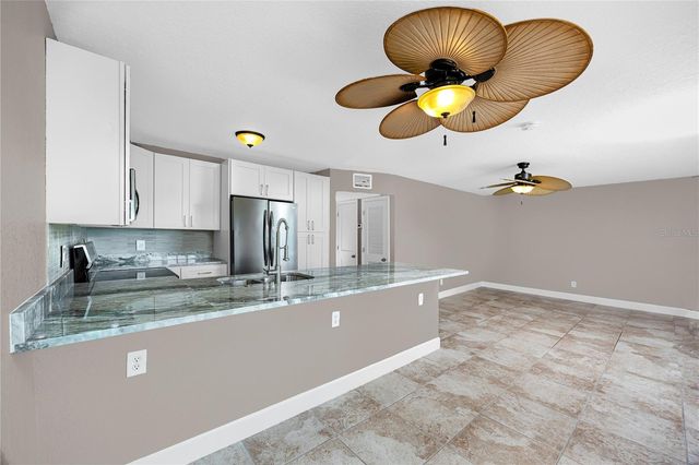 10379 PARADISE BOULEVARD 35, Treasure Island, FL 33706