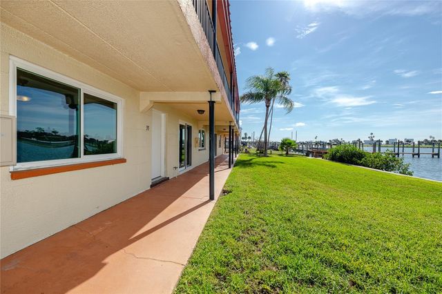 10379 PARADISE BOULEVARD 35, Treasure Island, FL 33706