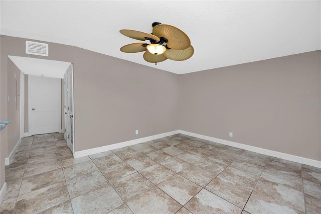 10379 PARADISE BOULEVARD 35, Treasure Island, FL 33706