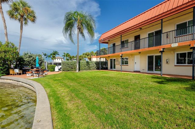 10379 PARADISE BOULEVARD 35, Treasure Island, FL 33706