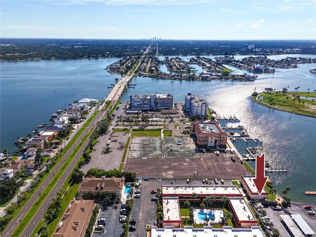 10379 PARADISE BOULEVARD 35, Treasure Island, FL 33706
