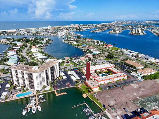10379 PARADISE BOULEVARD 35, Treasure Island, FL 33706