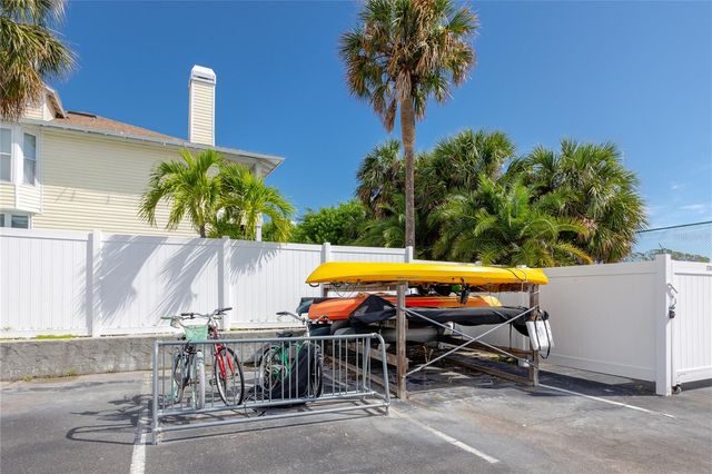 10379 PARADISE BOULEVARD 35, Treasure Island, FL 33706