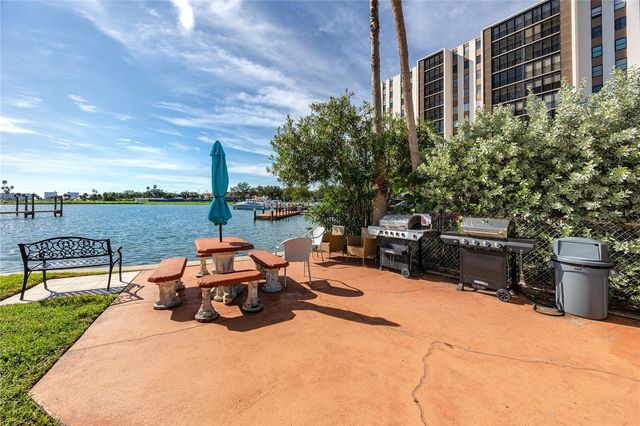 10379 PARADISE BOULEVARD 35, Treasure Island, FL 33706