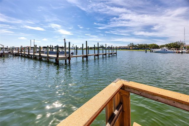 10379 PARADISE BOULEVARD 35, Treasure Island, FL 33706
