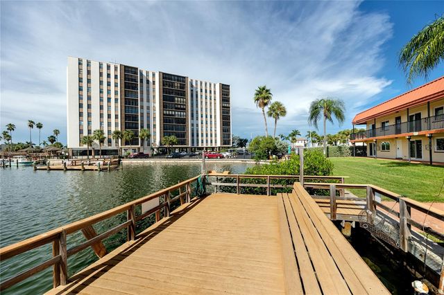 10379 PARADISE BOULEVARD 35, Treasure Island, FL 33706