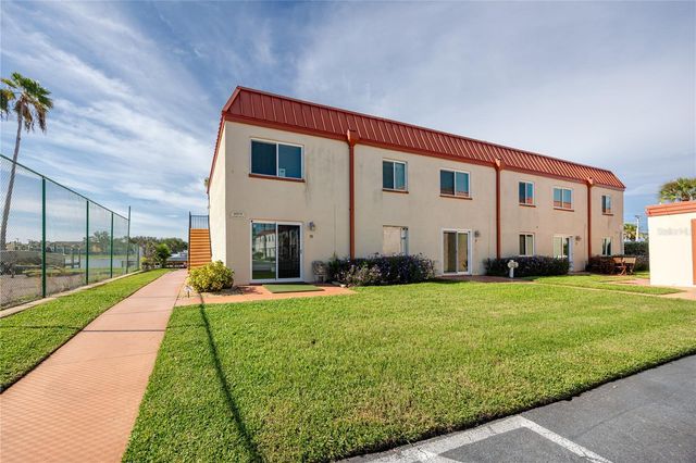 10379 PARADISE BOULEVARD 35, Treasure Island, FL 33706