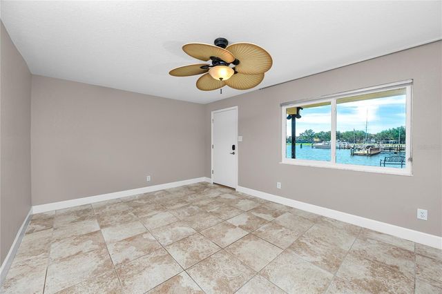 10379 PARADISE BOULEVARD 35, Treasure Island, FL 33706
