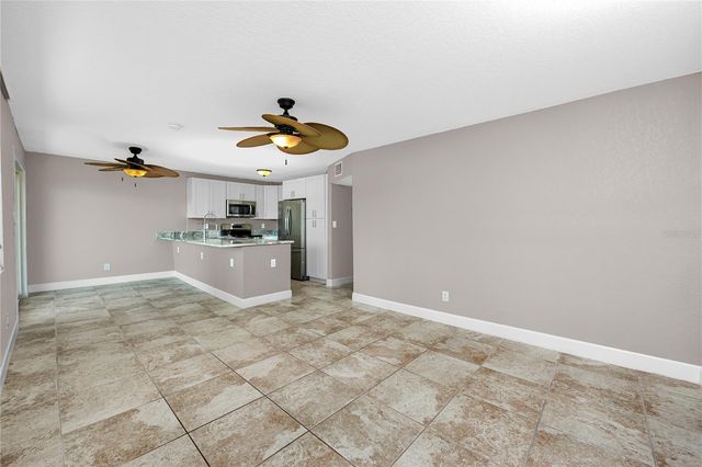 10379 PARADISE BOULEVARD 35, Treasure Island, FL 33706