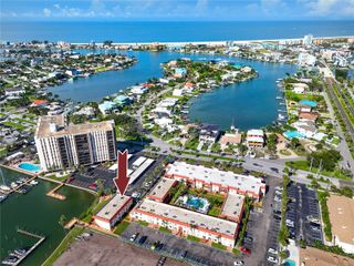 10379 PARADISE BOULEVARD 35, Treasure Island, FL 33706