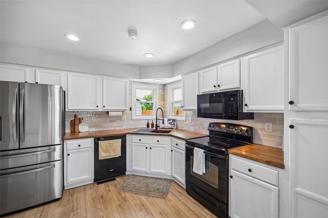 4809 Tamara Lane, West Des Moines, IA 50265