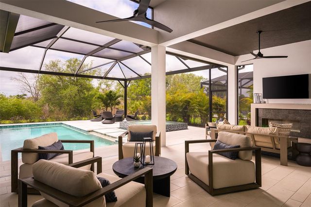 8613 SANDPOINT STREET, Sarasota, FL 34240