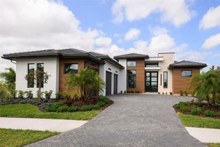 8613 SANDPOINT STREET, Sarasota, FL 34240