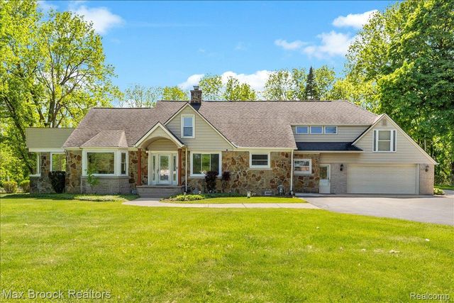 43747 Woodward Avenue, Bloomfield Hills, MI 48302