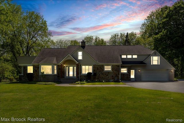 43747 Woodward Avenue, Bloomfield Hills, MI 48302