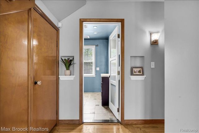43747 Woodward Avenue, Bloomfield Hills, MI 48302