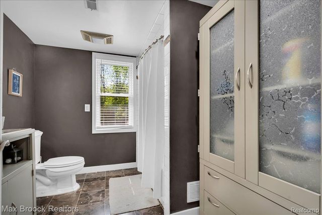 43747 Woodward Avenue, Bloomfield Hills, MI 48302