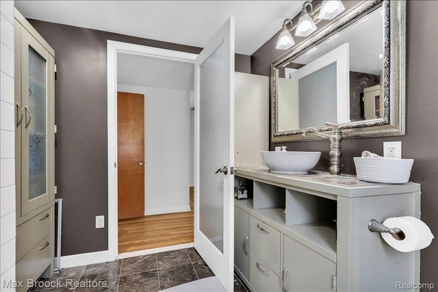 43747 Woodward Avenue, Bloomfield Hills, MI 48302