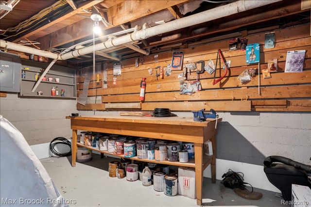 43747 Woodward Avenue, Bloomfield Hills, MI 48302