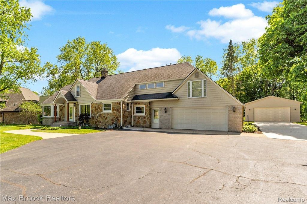 43747 Woodward Avenue, Bloomfield Hills, MI 48302