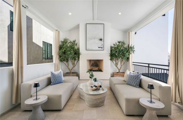 611 Narcissus Avenue, Corona Del Mar (newport Beach), CA 92625