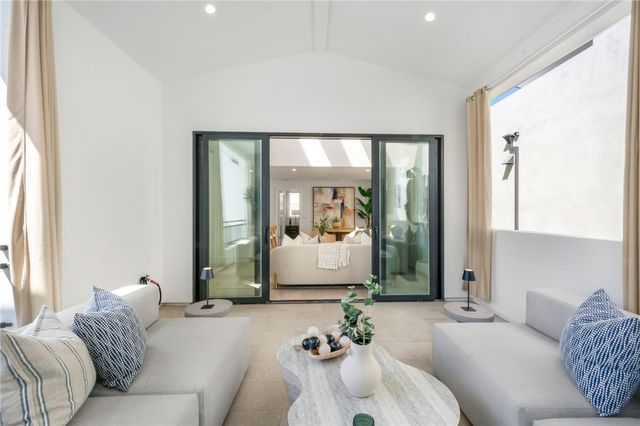 611 Narcissus Avenue, Corona Del Mar (newport Beach), CA 92625