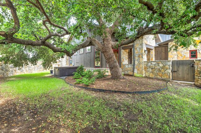 19404 Bold Venture DR 17, Spicewood, TX 78669