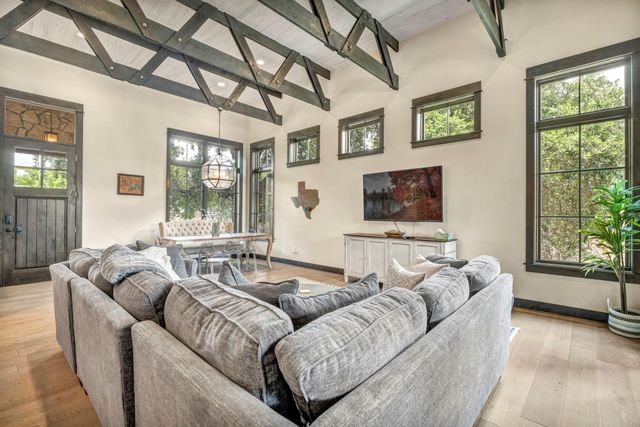 19404 Bold Venture DR 17, Spicewood, TX 78669