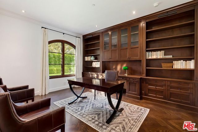 2134 La Mesa Drive, Santa Monica, CA 90402
