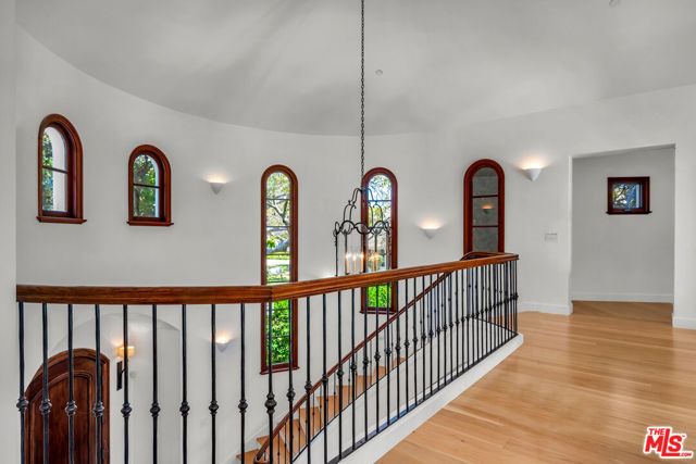 2134 La Mesa Drive, Santa Monica, CA 90402